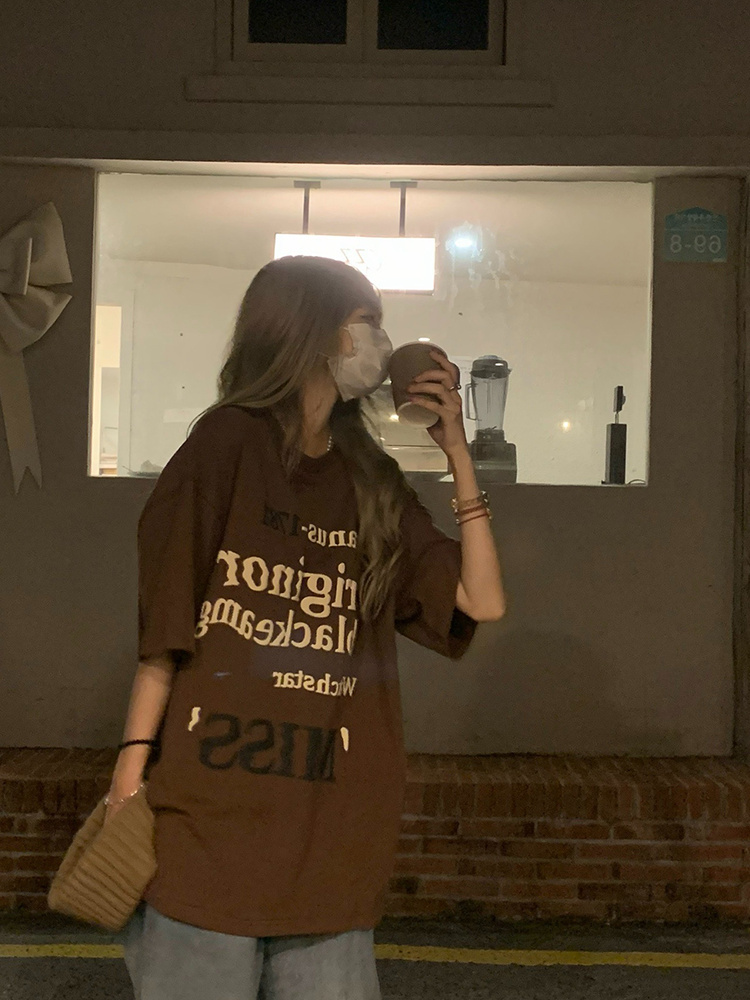 Damska koszulka z krótkim ręka – Street Fashion Hong Kong recenzja i cena